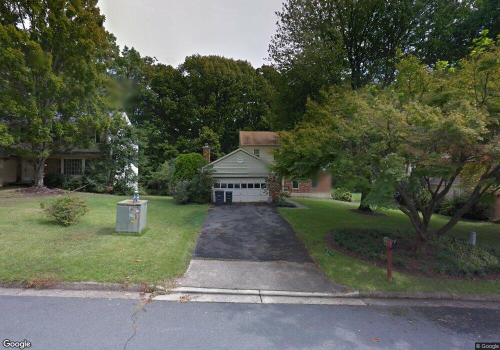 9334 Tovito Dr, Fairfax, VA 22031 - photo 1