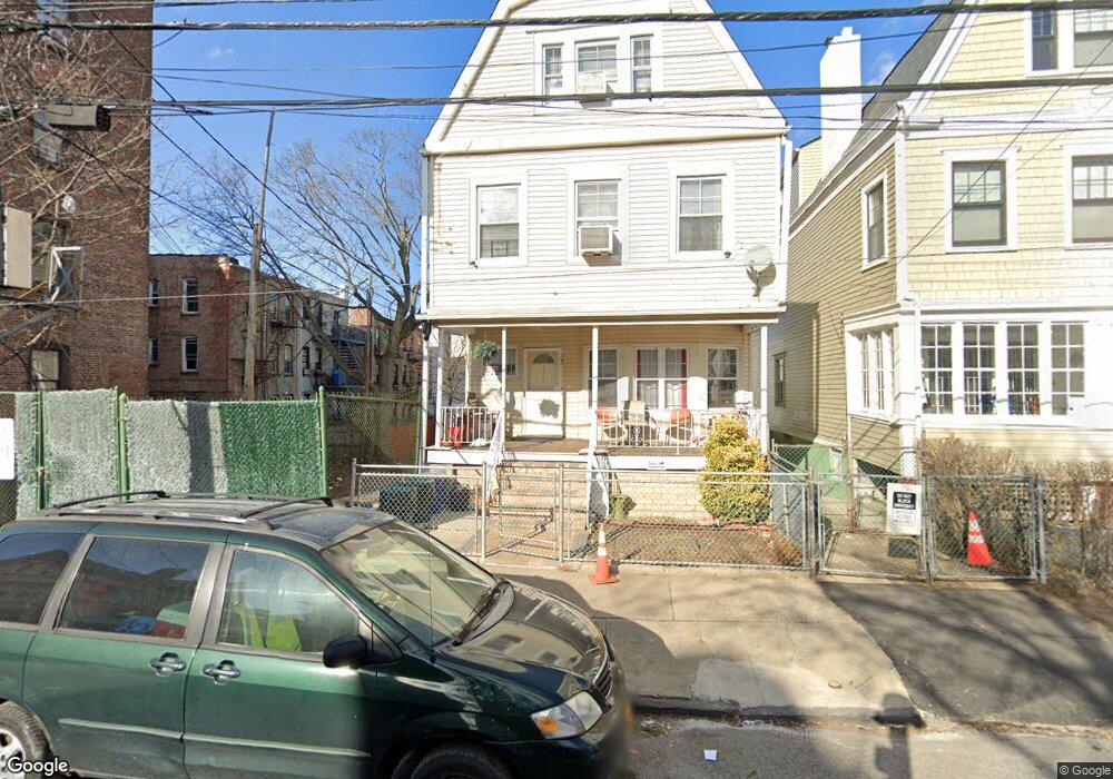 121 Morris St, Yonkers, NY 10705 - photo 1