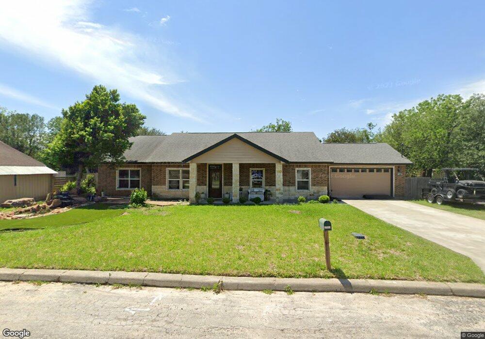 1409 N Buchanan St, Beeville, TX 78102 - photo 1