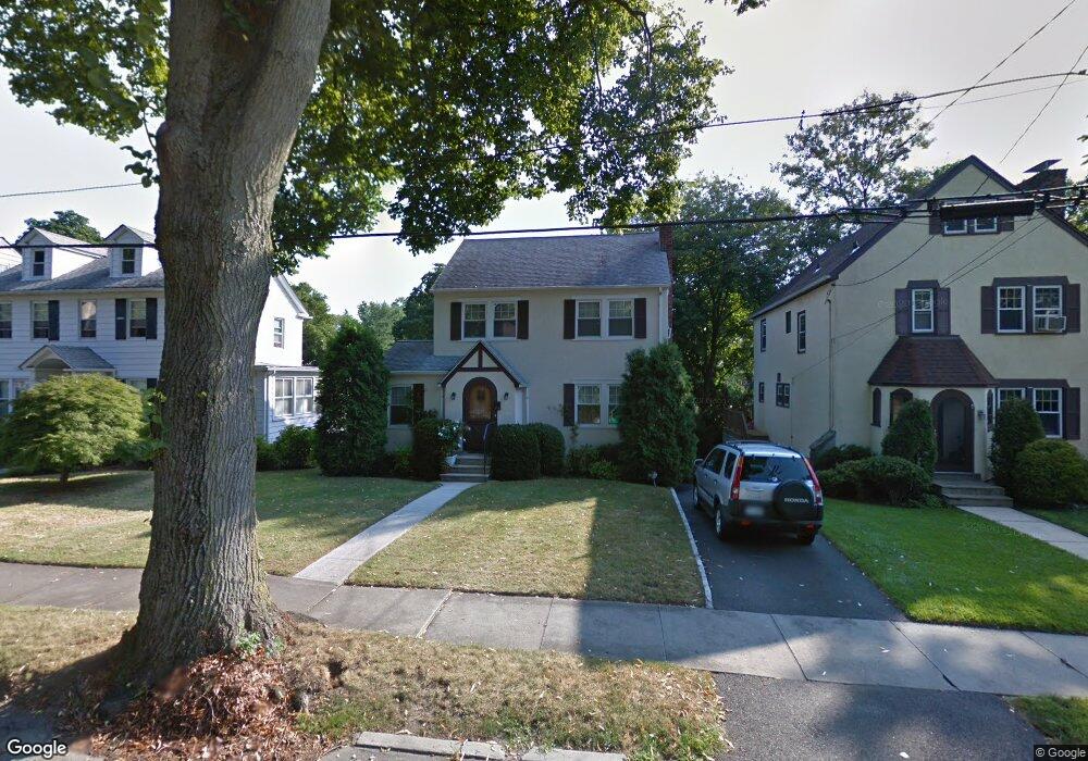 211 Carroll Ave, Mamaroneck, NY 10543 - photo 1