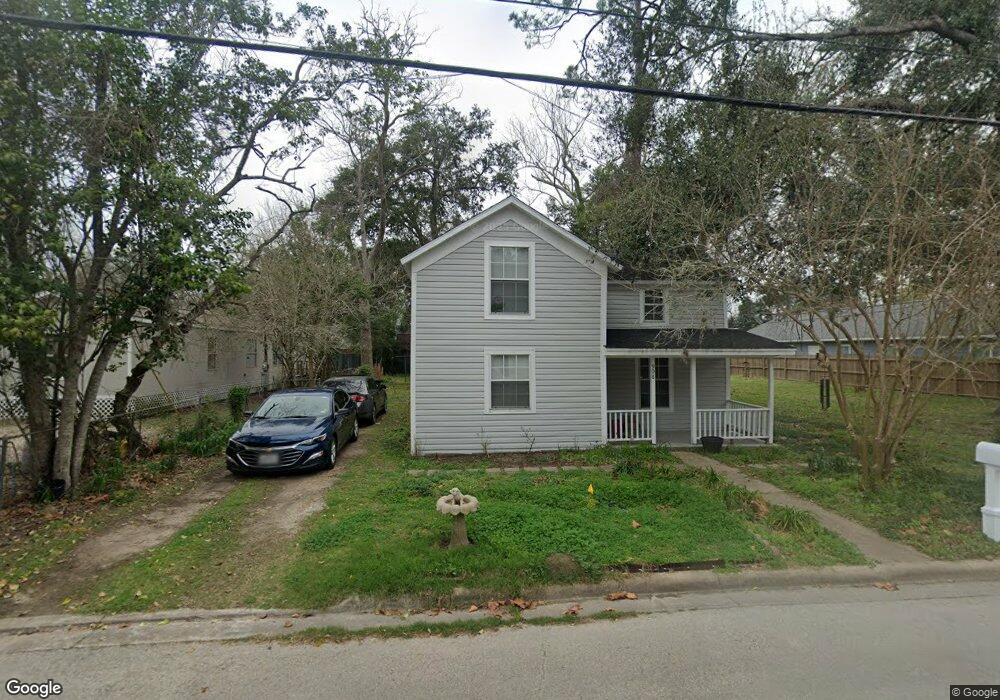 908 W Sealy St, Alvin, TX 77511 - photo 1