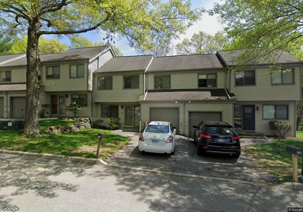 803 Hunters Run, Dobbs Ferry, NY 10522 - photo 1