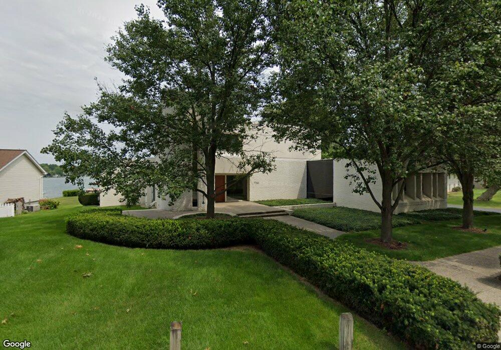 7750 Barnsbury Dr, West Bloomfield, MI 48324 - photo 1