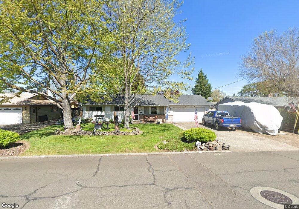 625 Hazel St, Central Point, OR 97502 - photo 1