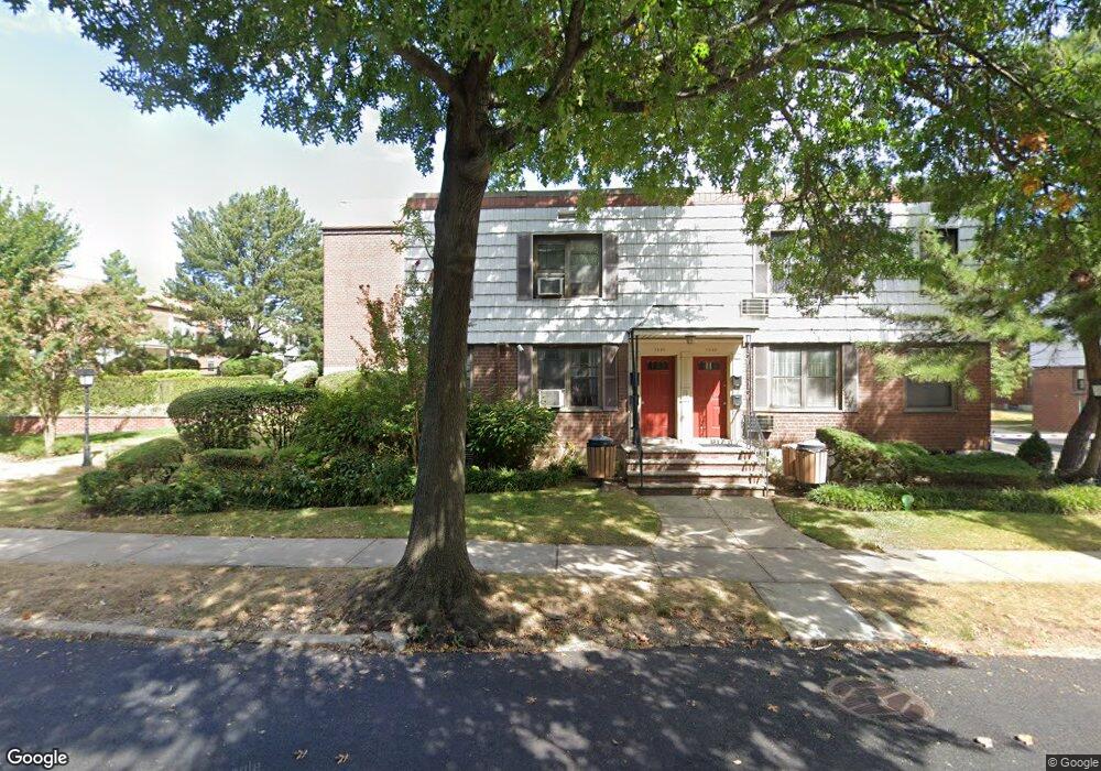 7087 Park Dr E unit A, Flushing, NY 11367 - photo 1