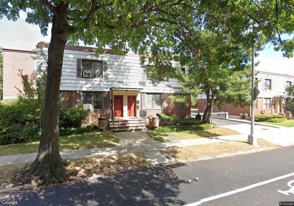 7089 Park Dr E unit A, Flushing, NY 11367 - photo 1