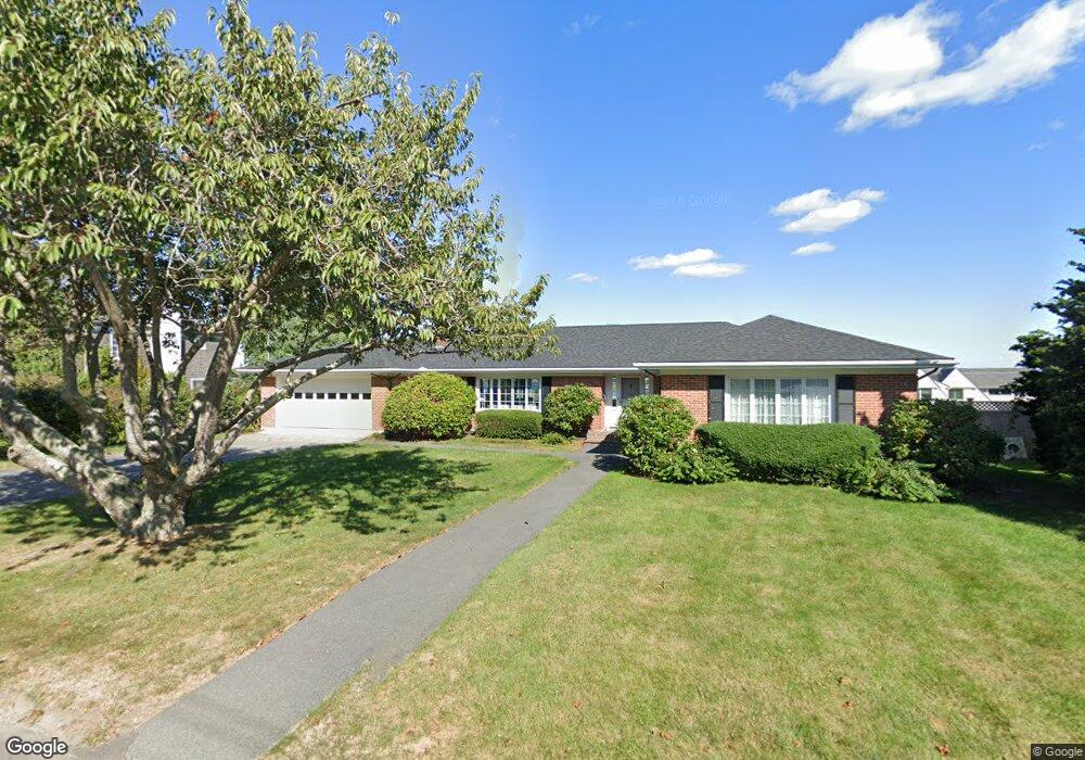 230 Eustis Ave, Newport, RI 02840 - photo 1