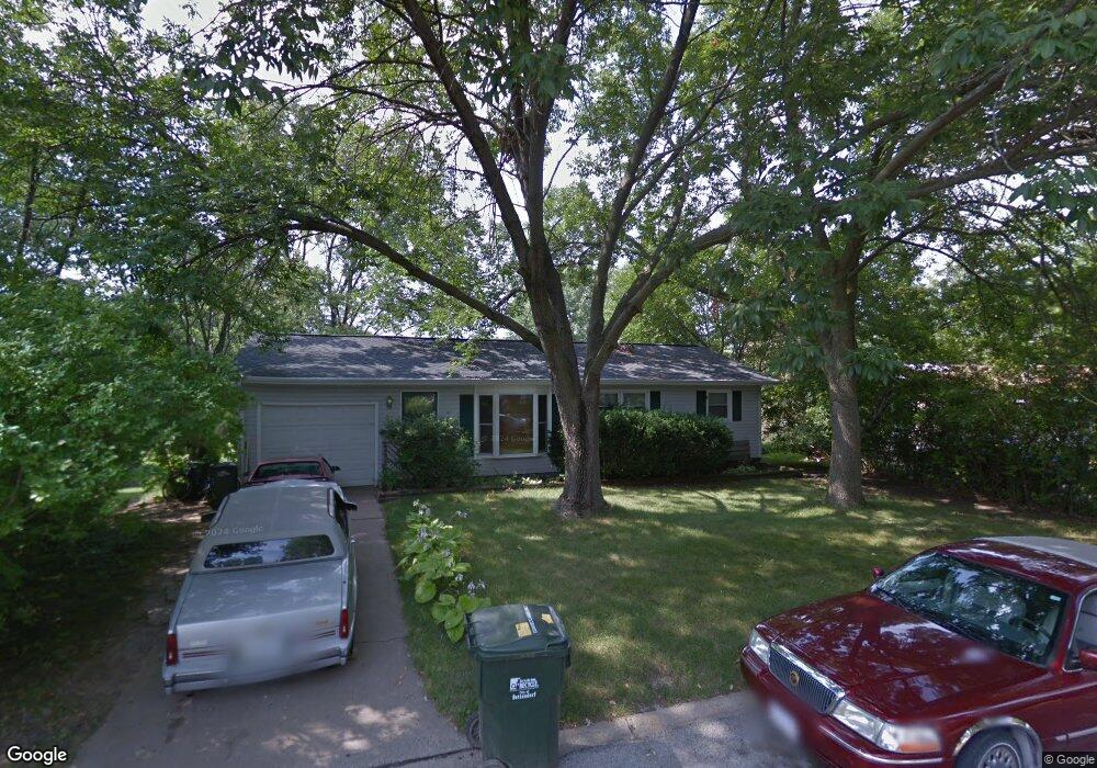 30 Parklane Cir, Bettendorf, IA 52722 - photo 1