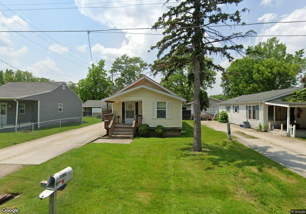 2052 Nedra St, Flint, MI 48532 - photo 1