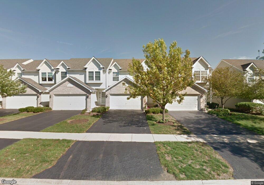 1018 Viewpoint Dr, Lake In the Hills, IL 60156 - photo 1