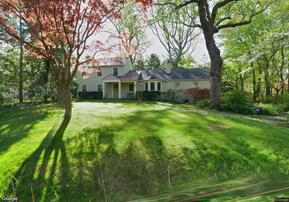 1107 Swinks Mill Rd, McLean, VA 22102 - photo 1