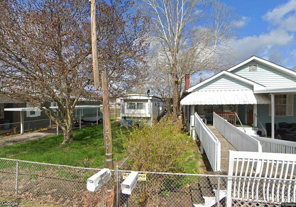 423 Jordan St, Dunbar, WV 25064 - photo 1