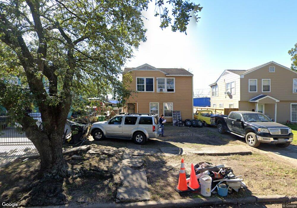 5206 Plum Dr, Houston, TX 77087 - photo 1