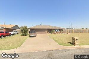 813 E 9th St, Cordell, OK 73632