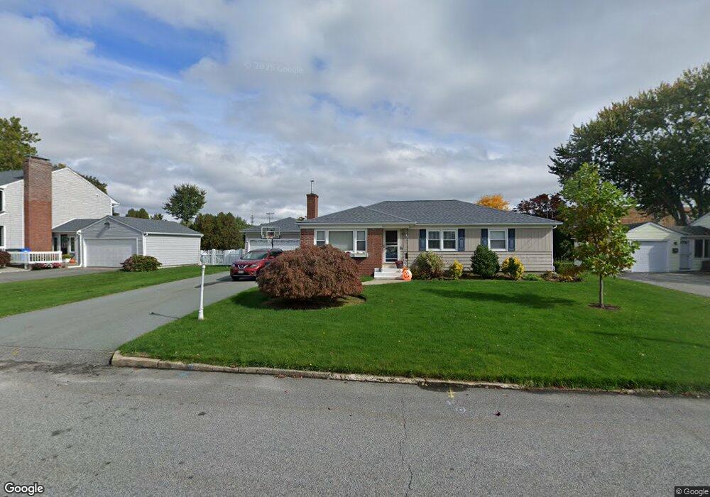 62 Glen View Dr, Cranston, RI 02920 - photo 1