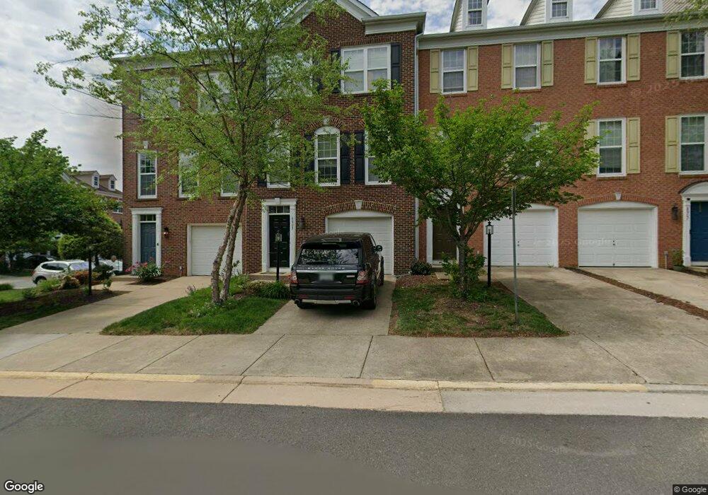 8903 Singleleaf Cir, Lorton, VA 22079 - photo 1