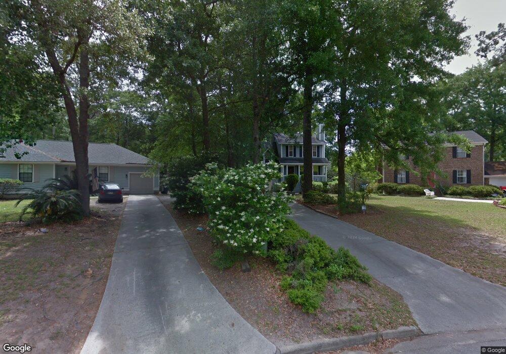 135 S Sheftall Cir, Savannah, GA 31410 - photo 1