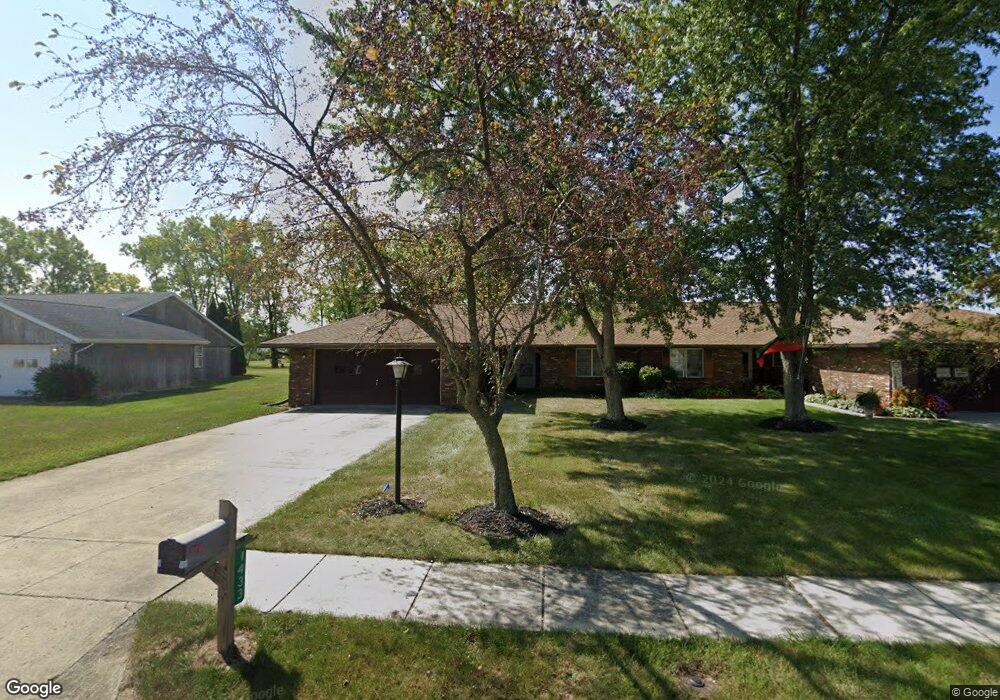 1433 Ridge Run Cir, Lima, OH 45805 - photo 1