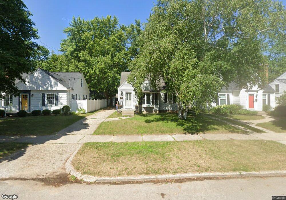 2125 Houseman Ave NE, Grand Rapids, MI 49505 - photo 1