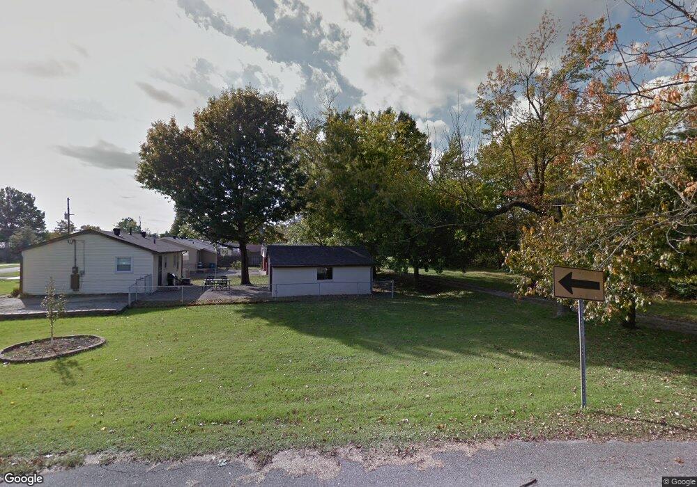 9109 Maple Rd, Louisville, KY 40229 - photo 1