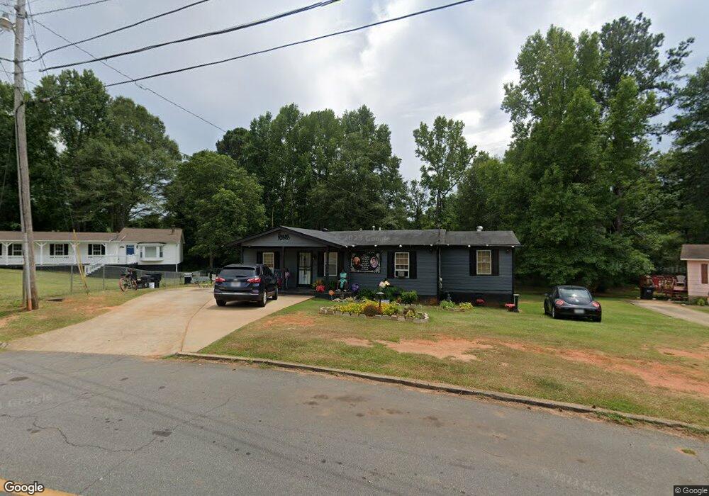 137 Bradley Cir, Barnesville, GA 30204 - photo 1