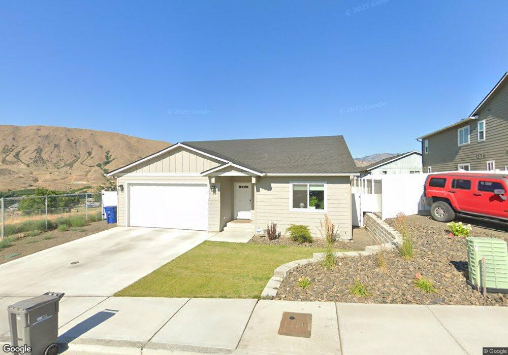 588 S Juli Ave, East Wenatchee, WA 98802 - photo 1