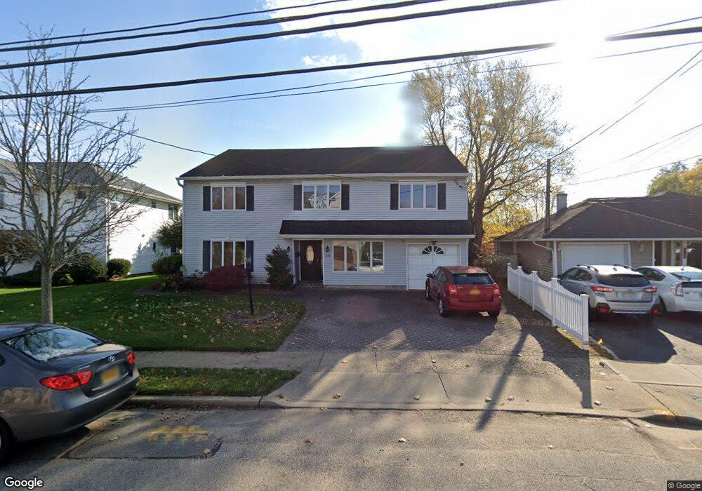 518 Derby Dr S, Oceanside, NY 11572 - photo 1