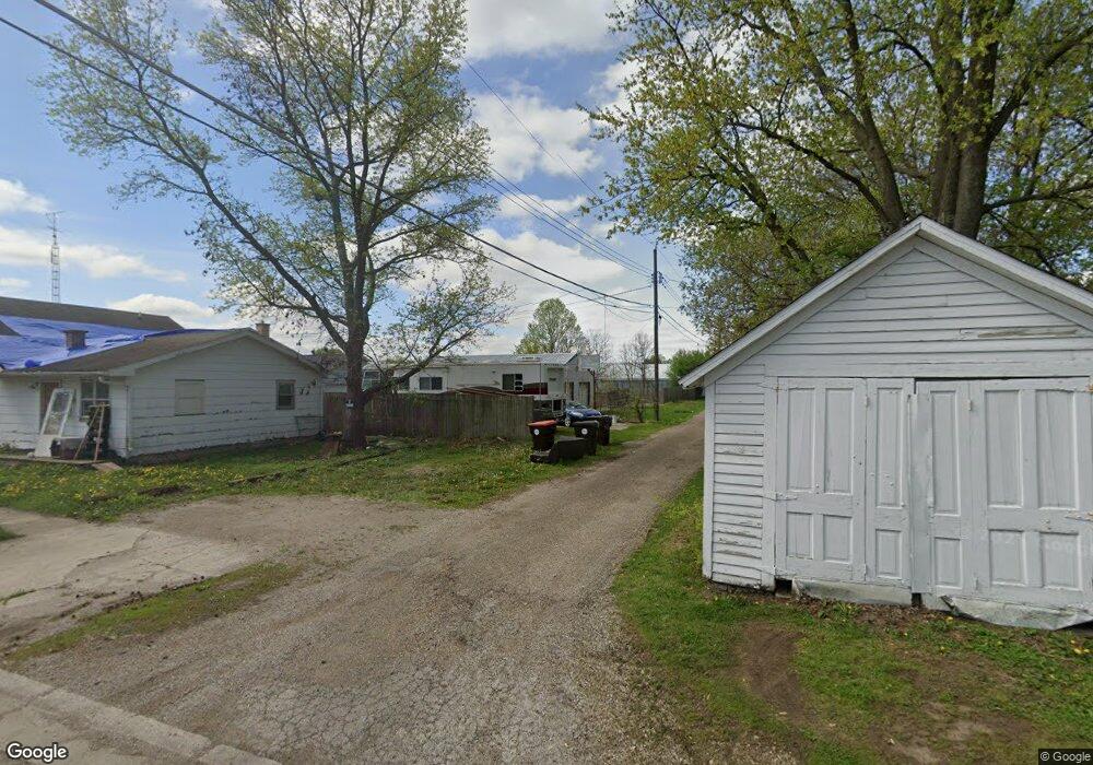 815 N Sangamon St, Lincoln, IL 62656 - photo 1