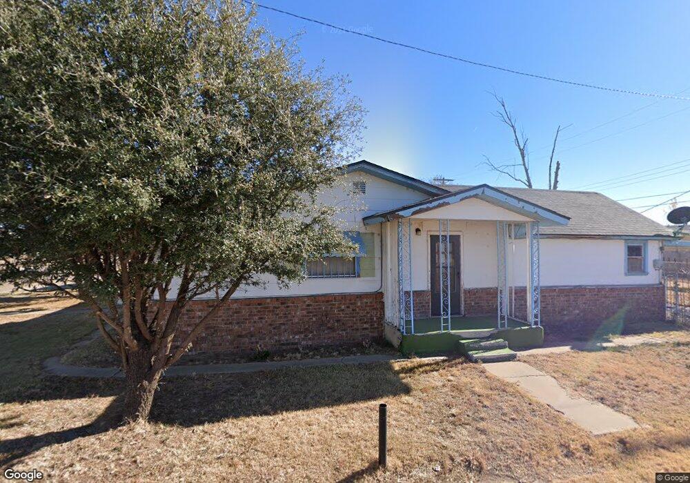 201 Bullock St, Plainview, TX 79072 - photo 1