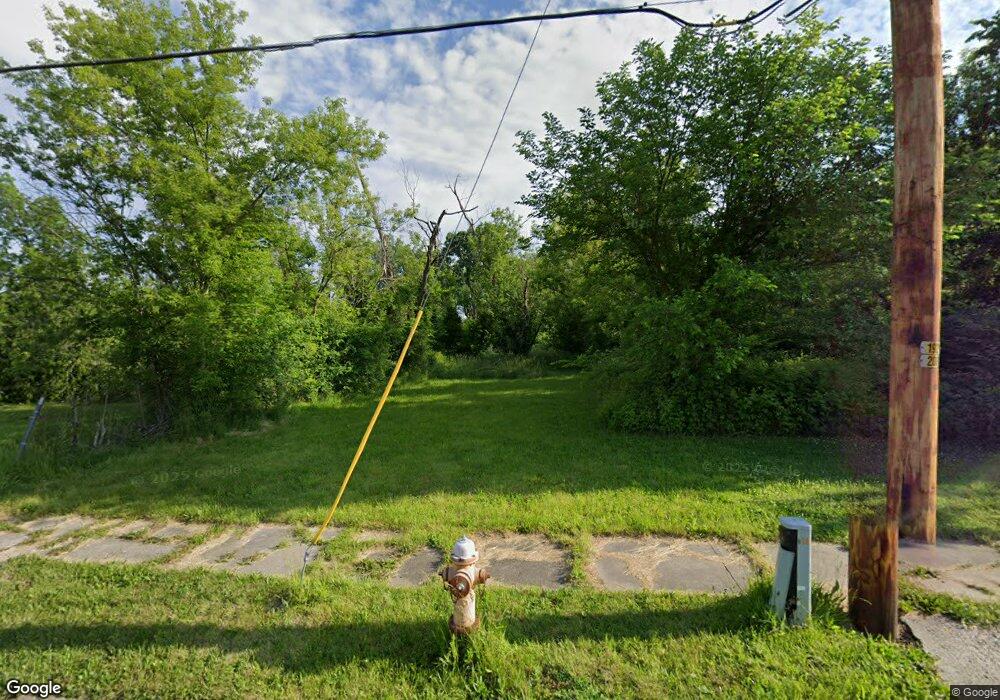 633 E Ruth Ave, Flint, MI 48505 - photo 1