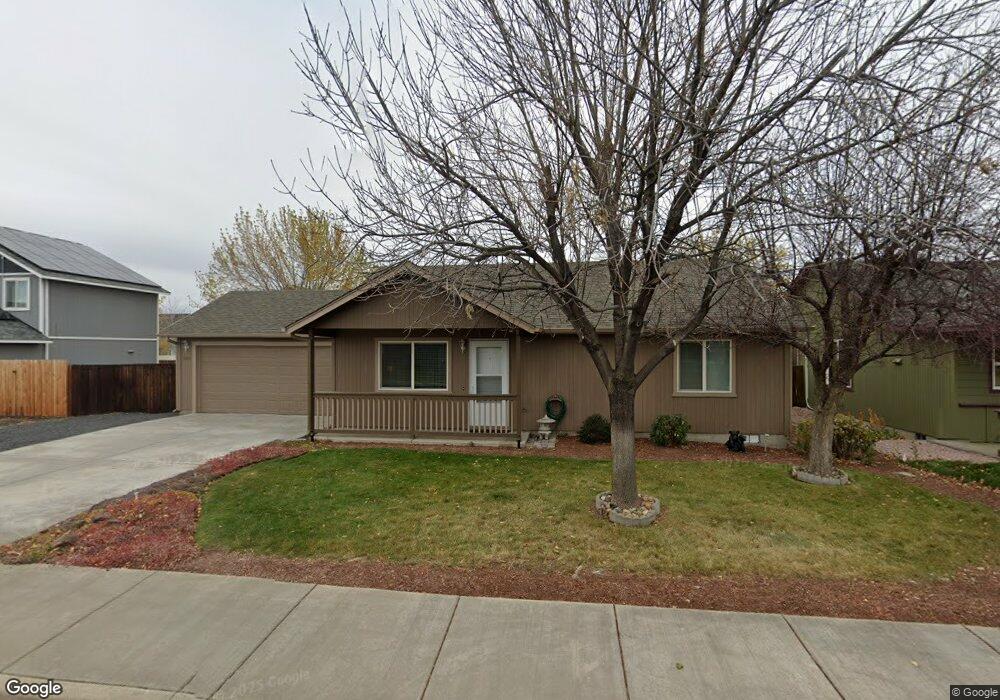 2901 SW Lava Ave, Redmond, OR 97756 - photo 1