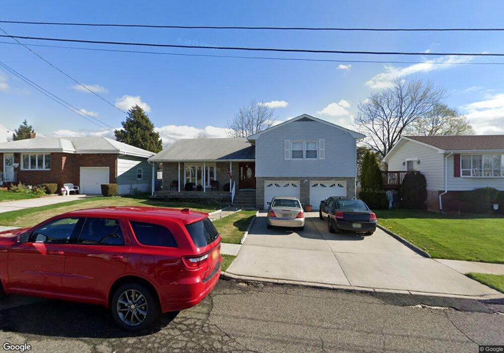 680 Columbus Cir, Perth Amboy, NJ 08861 - photo 1
