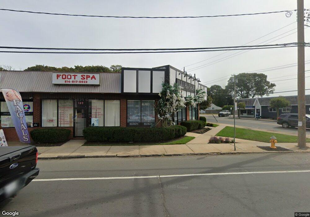 187 Islip Ave unit 187, Islip, NY 11751 - photo 1