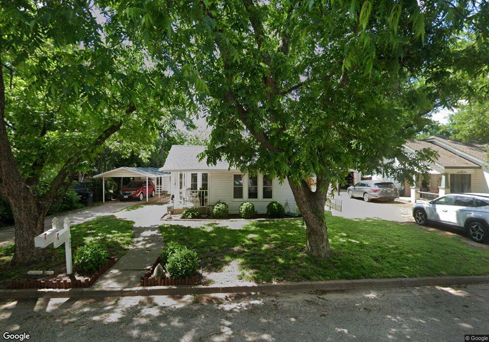 703 W Smith St, Cleburne, TX 76033 - photo 1