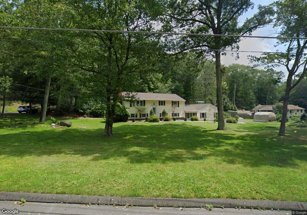 10 Chuck Wagon Ln, Danbury, CT 06810 - photo 1