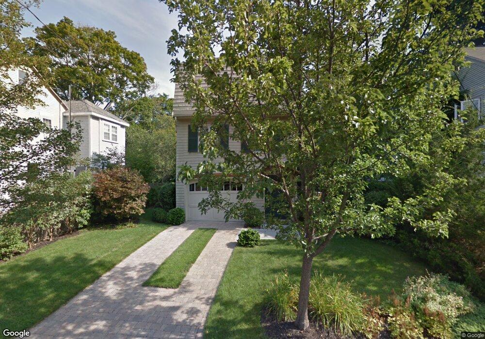 10 Pierce St, Marblehead, MA 01945 - photo 1