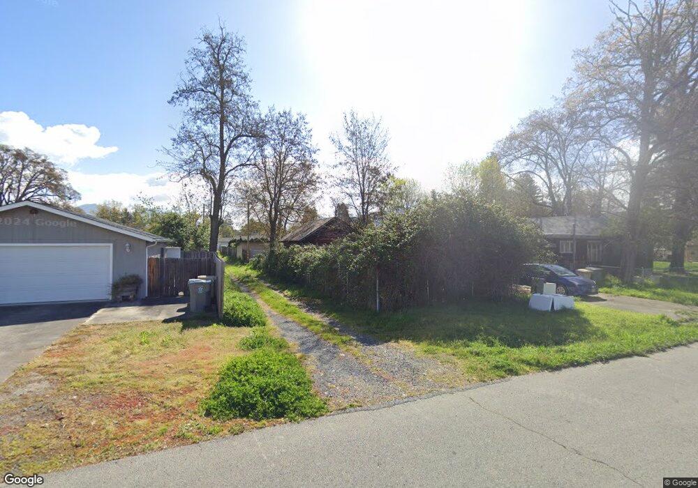 924 SW K St, Grants Pass, OR 97526 - photo 1