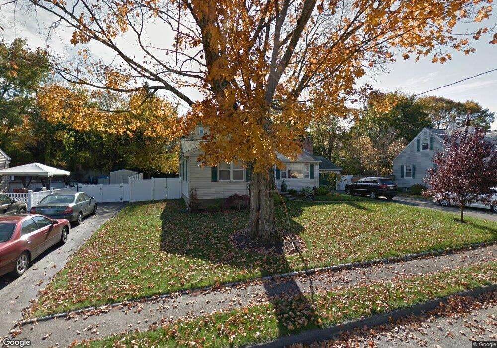 79 Greer St, Waltham, MA 02452 - photo 1