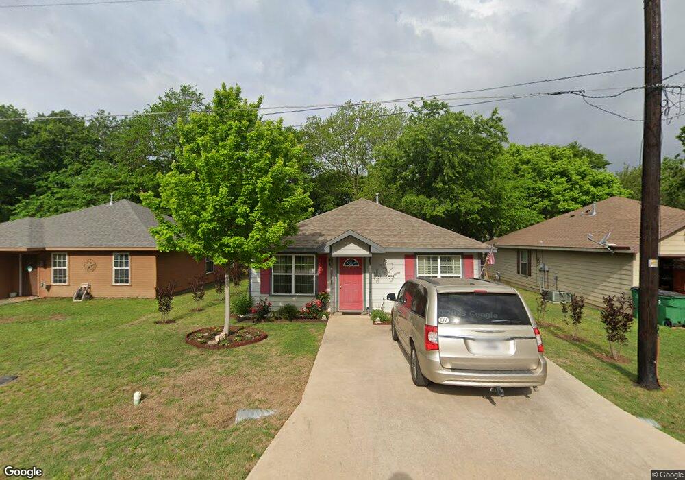 604 Thompson St, Pottsboro, TX 75076 - photo 1