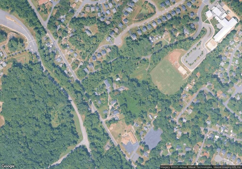 19003 Queen Dr, Triangle, VA 22172 - photo 1