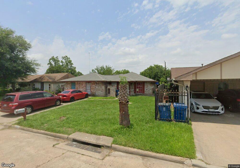2034 Rainy River Dr, Houston, TX 77088 - photo 1