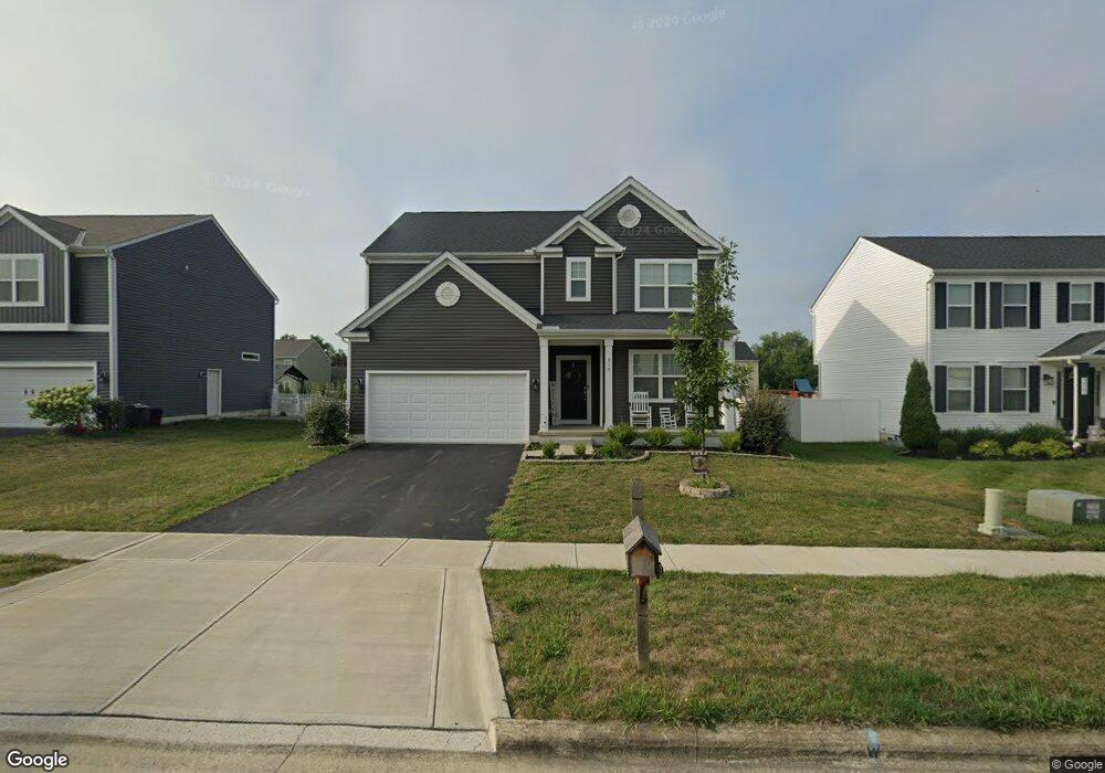 317 Hardwood Ave, Circleville, OH 43113 - photo 1