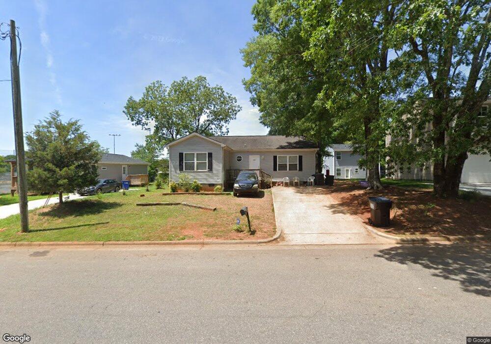 521 Brevard St, Statesville, NC 28677 - photo 1