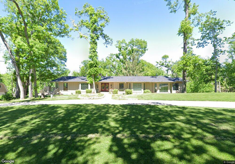 2626 Indian Hill Rd, Cedar Rapids, IA 52403 - photo 1