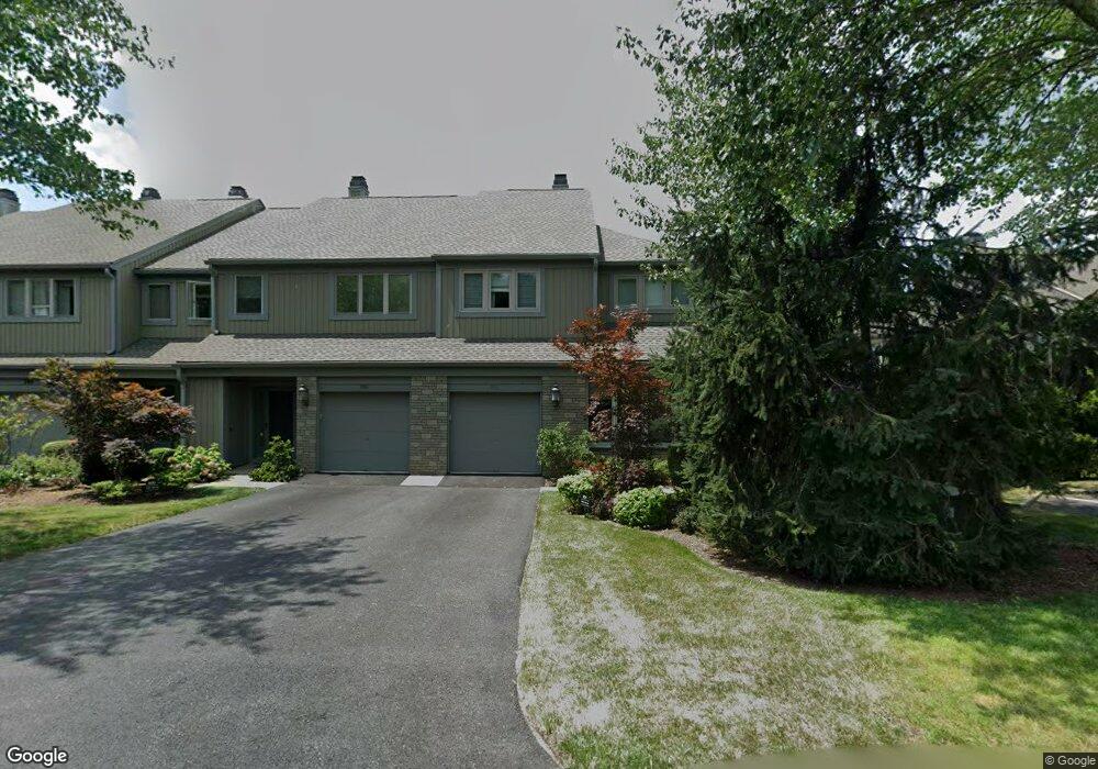 301 Vista View Dr, Mahwah, NJ 07430 - photo 1