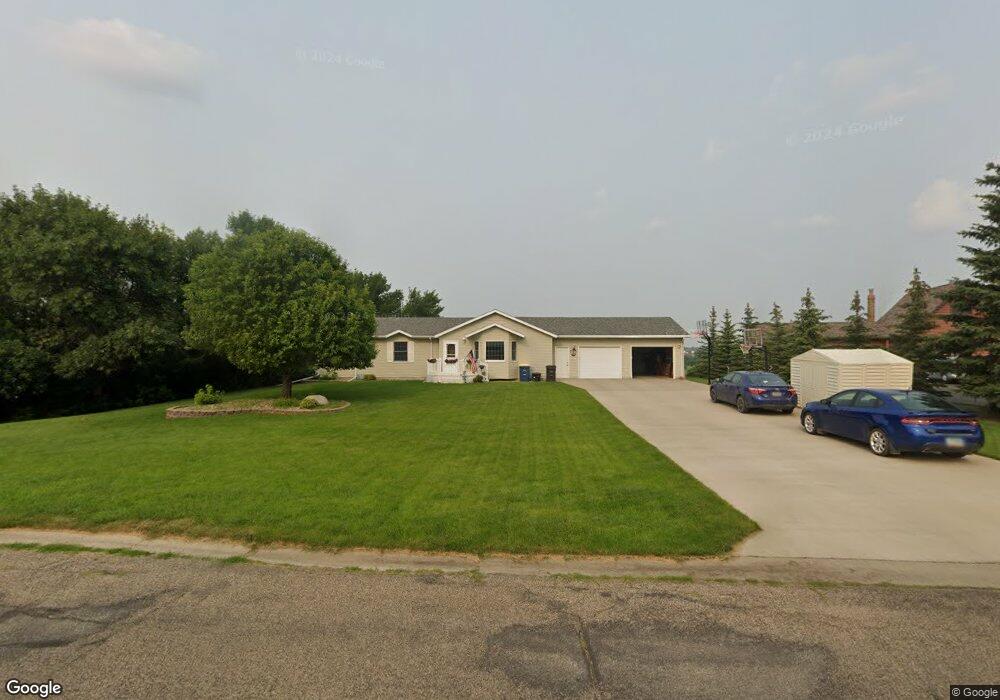 705 9th Ave SW, Jamestown, ND 58401 - photo 1