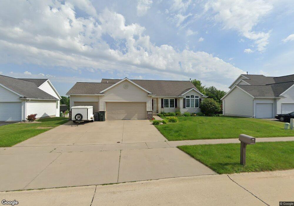 2618 Summerwood Ct SW, Cedar Rapids, IA 52404 - photo 1