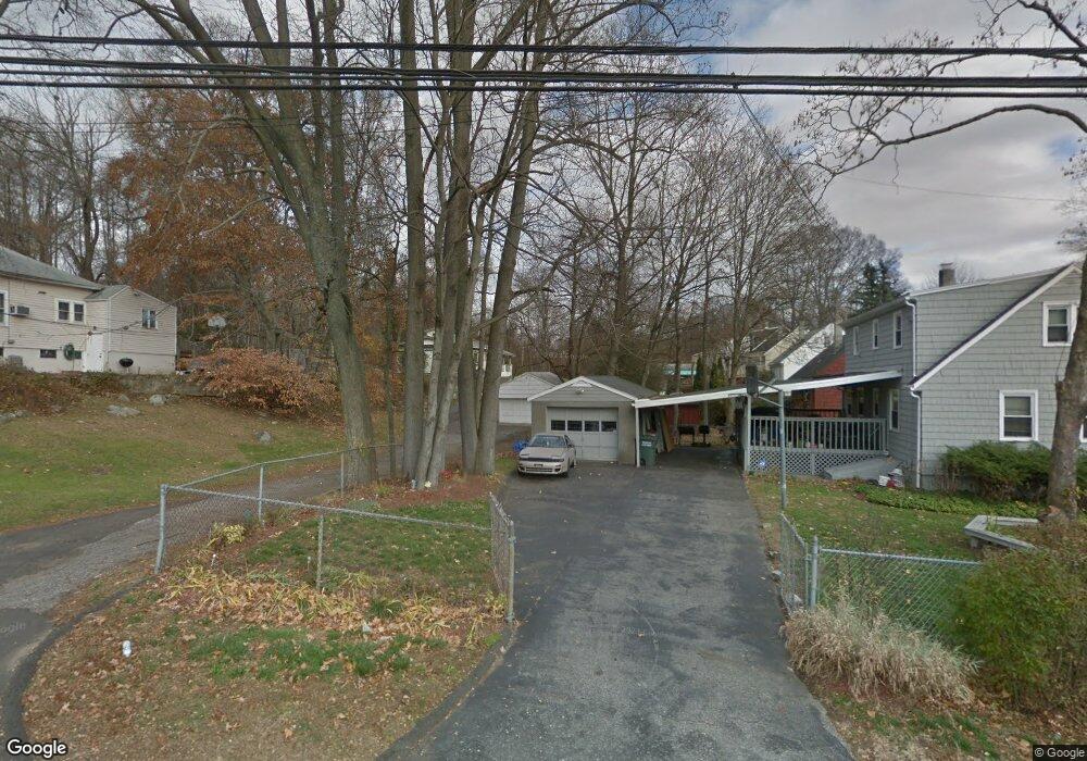 936 Chopsey Hill Rd, Bridgeport, CT 06606 - photo 1