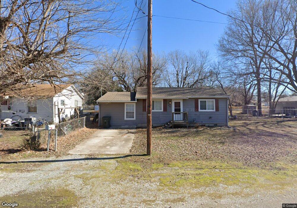 402 S Oklahoma Ave, Claremore, OK 74017 - photo 1