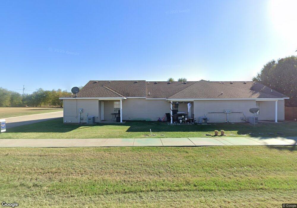 1835 W Macarthur St, Shawnee, OK 74804 - photo 1